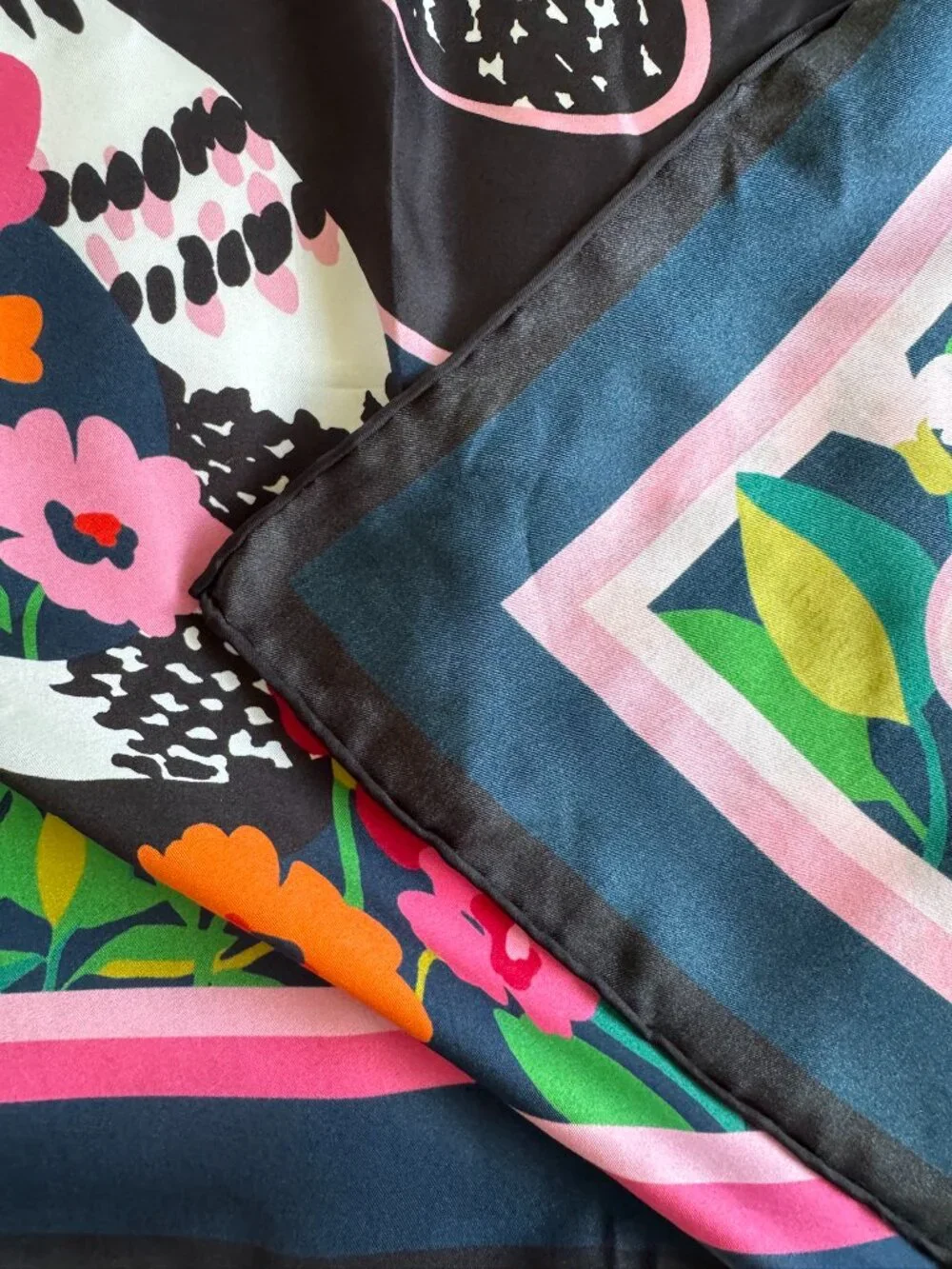 Kate Spade Silk Scarf - Garden Snake 100% Silk 34